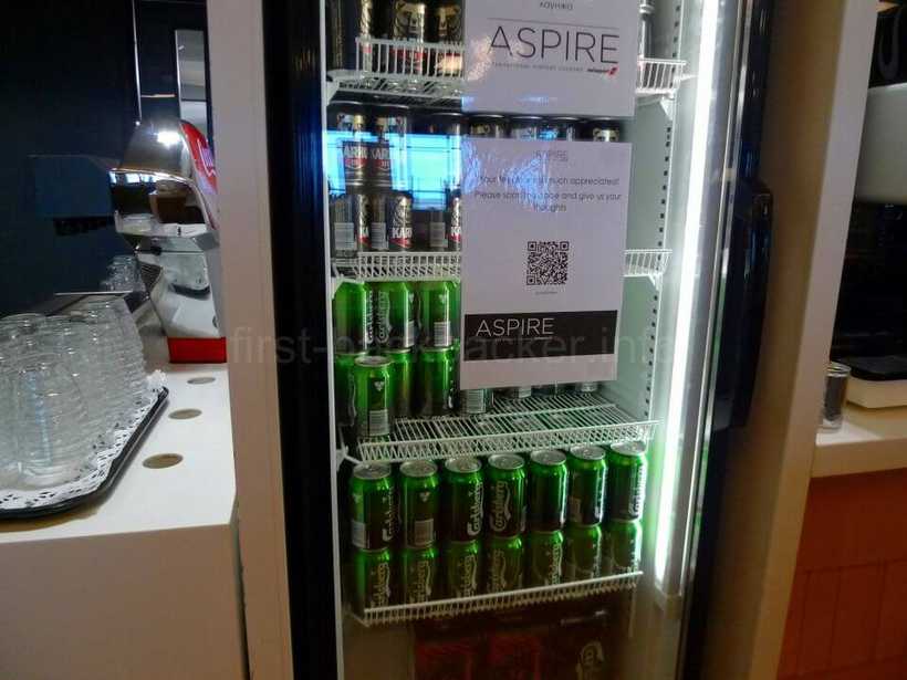 ヘルシンキ ヴァンター国際空港Aspire Loungeの缶ビール
