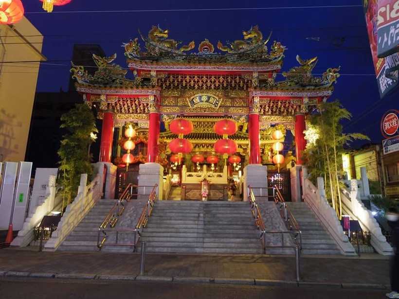 グローバルキャビン横浜中華街の前にある関帝廟