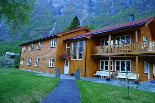 【宿泊レ��ポ】Flåm Camping and Youth Hostel - ノルウェー・フロム