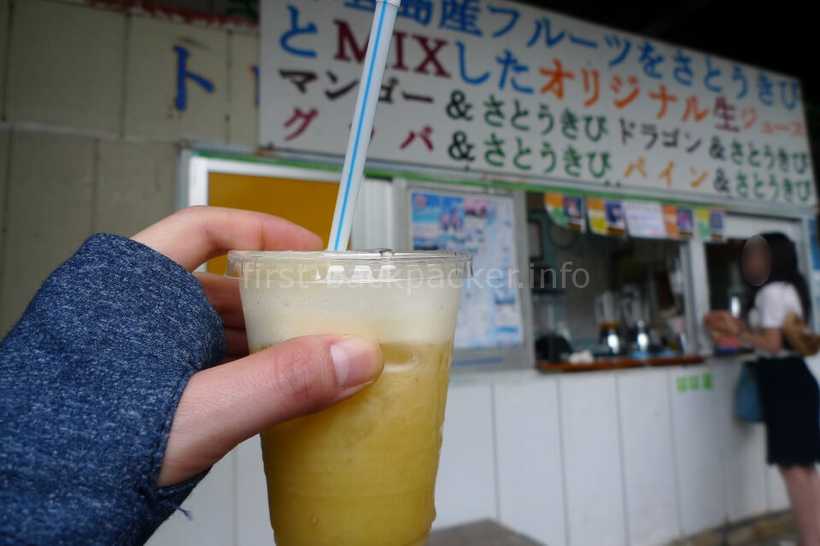 石垣島 前原ヤエヤマヤシのジュース屋さんのサトウキビジュース