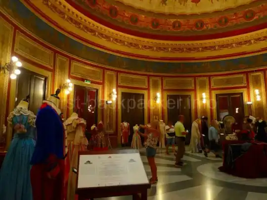 入場無料！公共施設や国の機関、博物館や美術館を積極的に観光しよう！