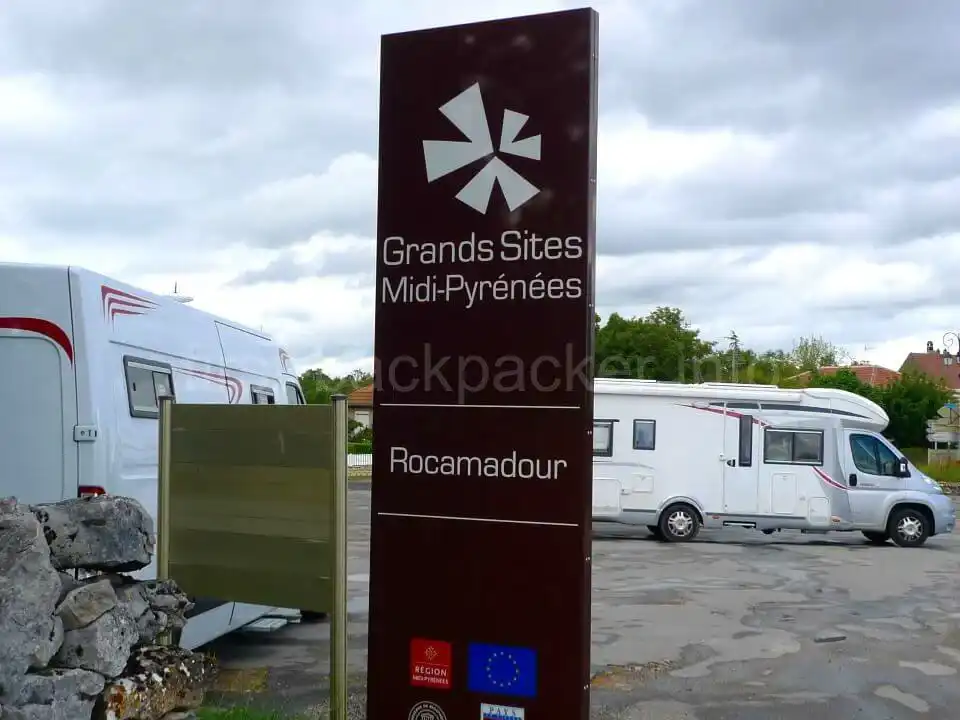 【フランス旅行記】断崖絶壁の「ロカマドゥール」観光!要塞みたいな教会に圧倒される