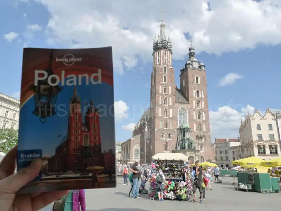 【ポーランド旅行記】クラクフ旧市街を観光!ヴァヴェル城は朝一番がオススメ