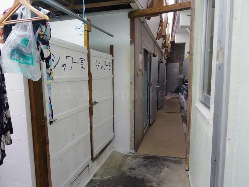 阿嘉島の民宿さくばるのシャワー室