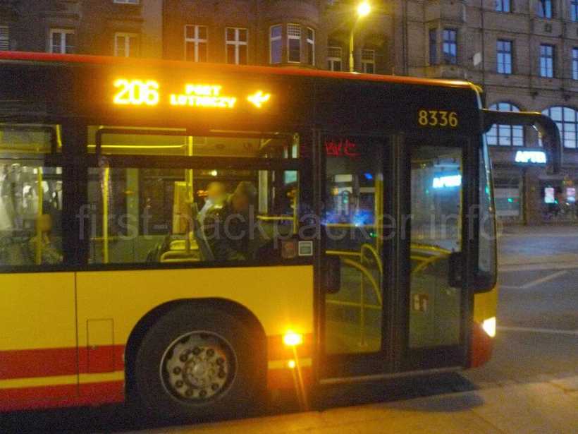 ヴロツワフの空港行き夜間バス206番
