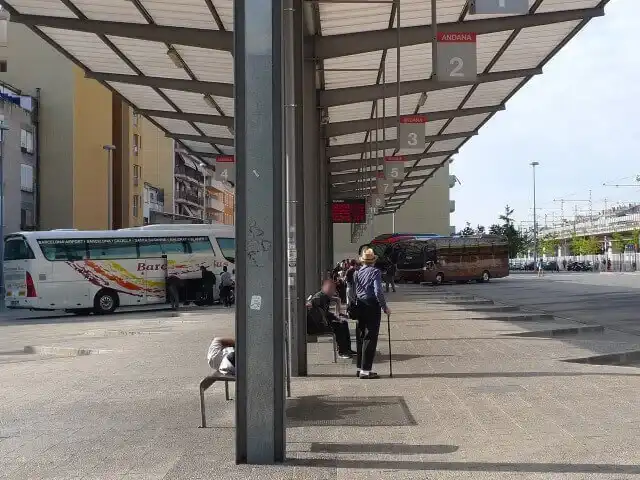 ジローナの鉄道駅・バスターミナル