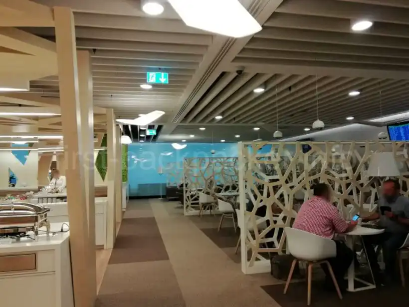 ワルシャワ・ショパン空港Preludium Loungeの店内