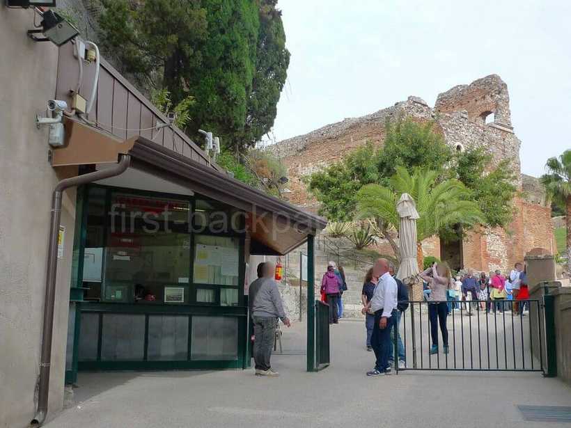イタリア・タオルミーナのテアトロの入場券売り場