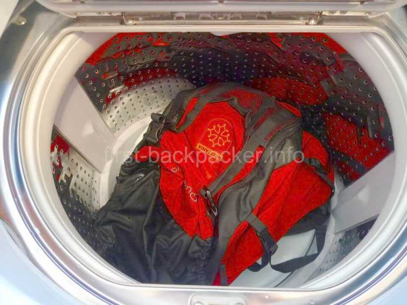 バックパックを洗濯機で脱水する